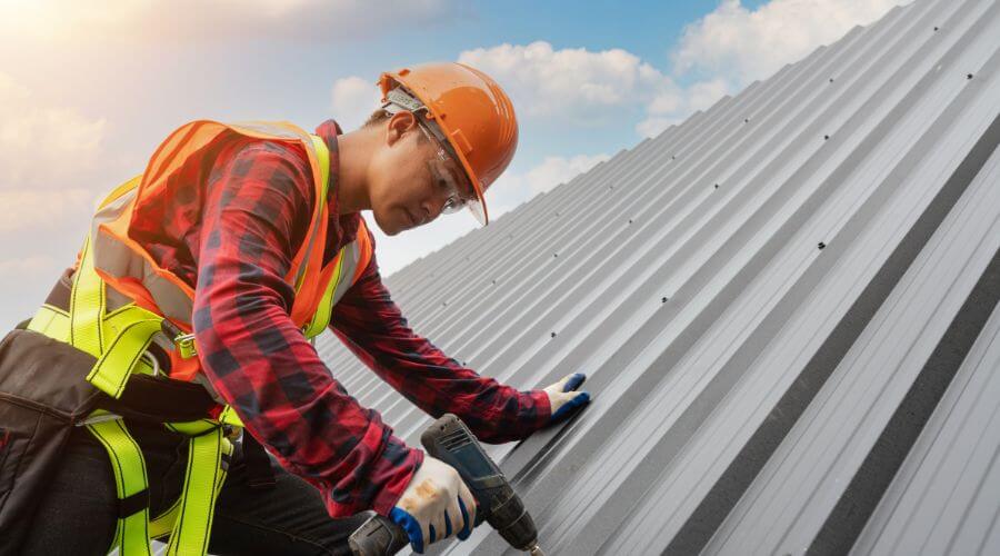 Professional gutter cleaning in Bandana, KY
